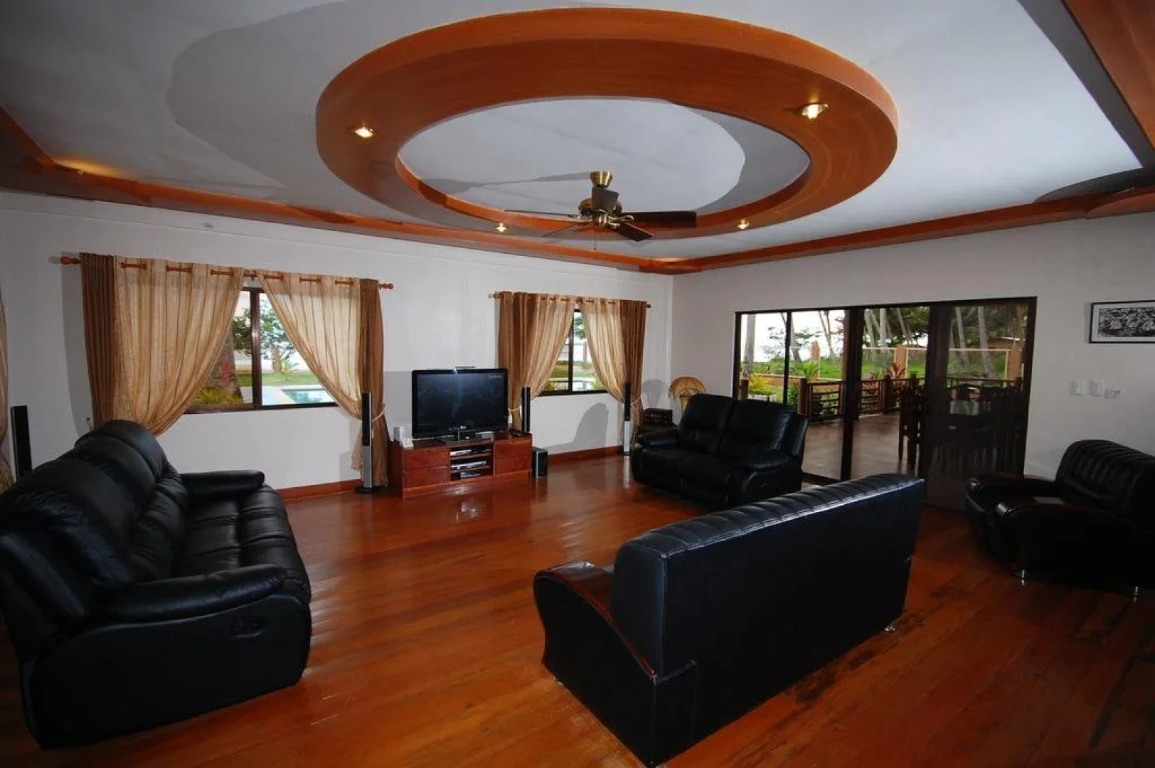 Edie's Bahay Aplaya and Spa