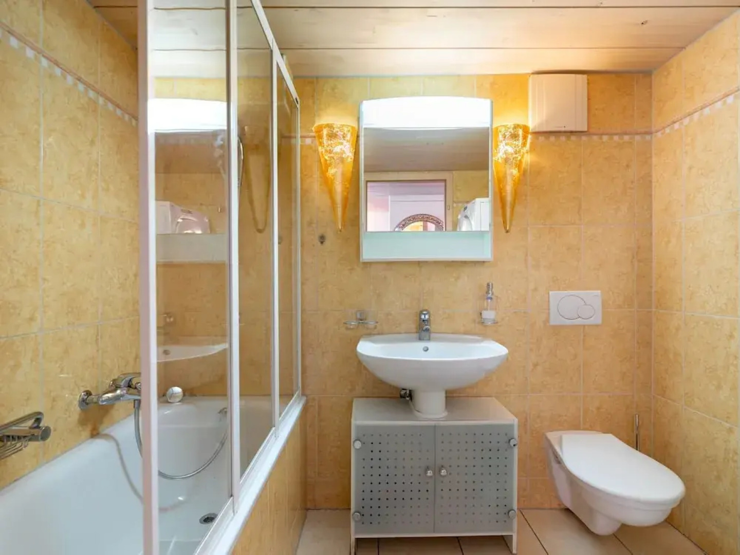 Tasman S12 2 Port-valais