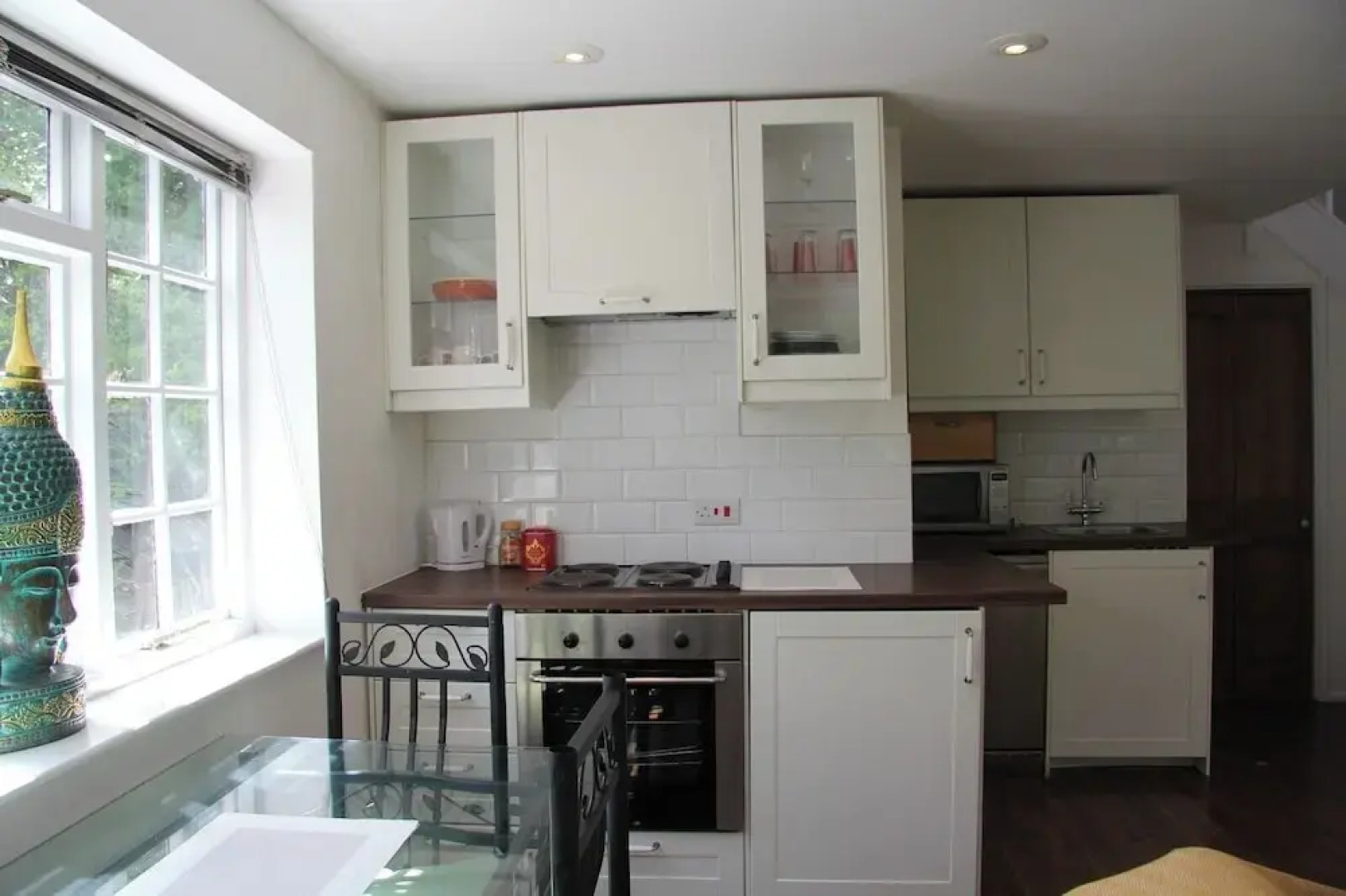 Woodlands Cozy Cottage in Gerrards Cross, Sleeps 2