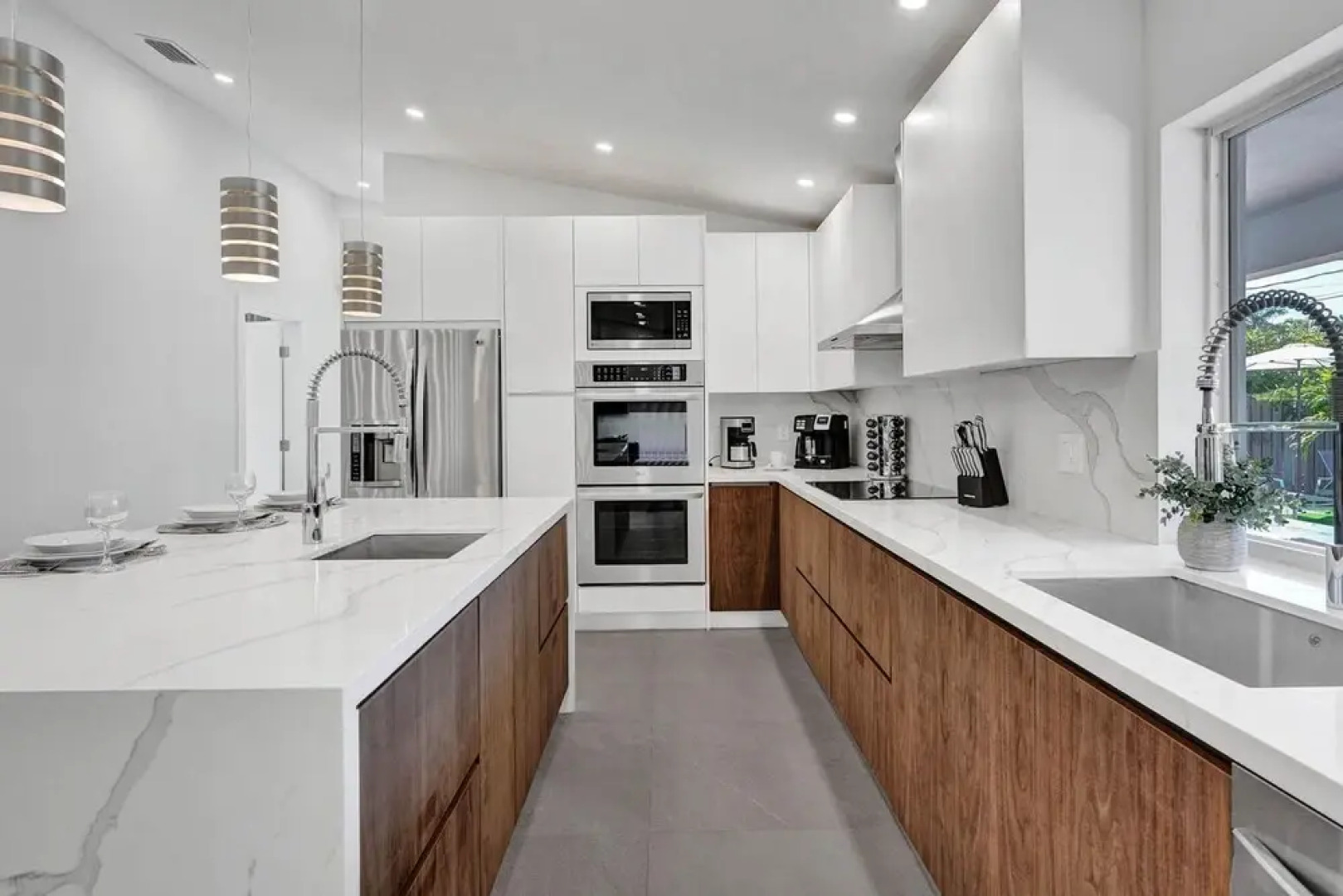 6BR Oasis with Heated Pool & Gameroom