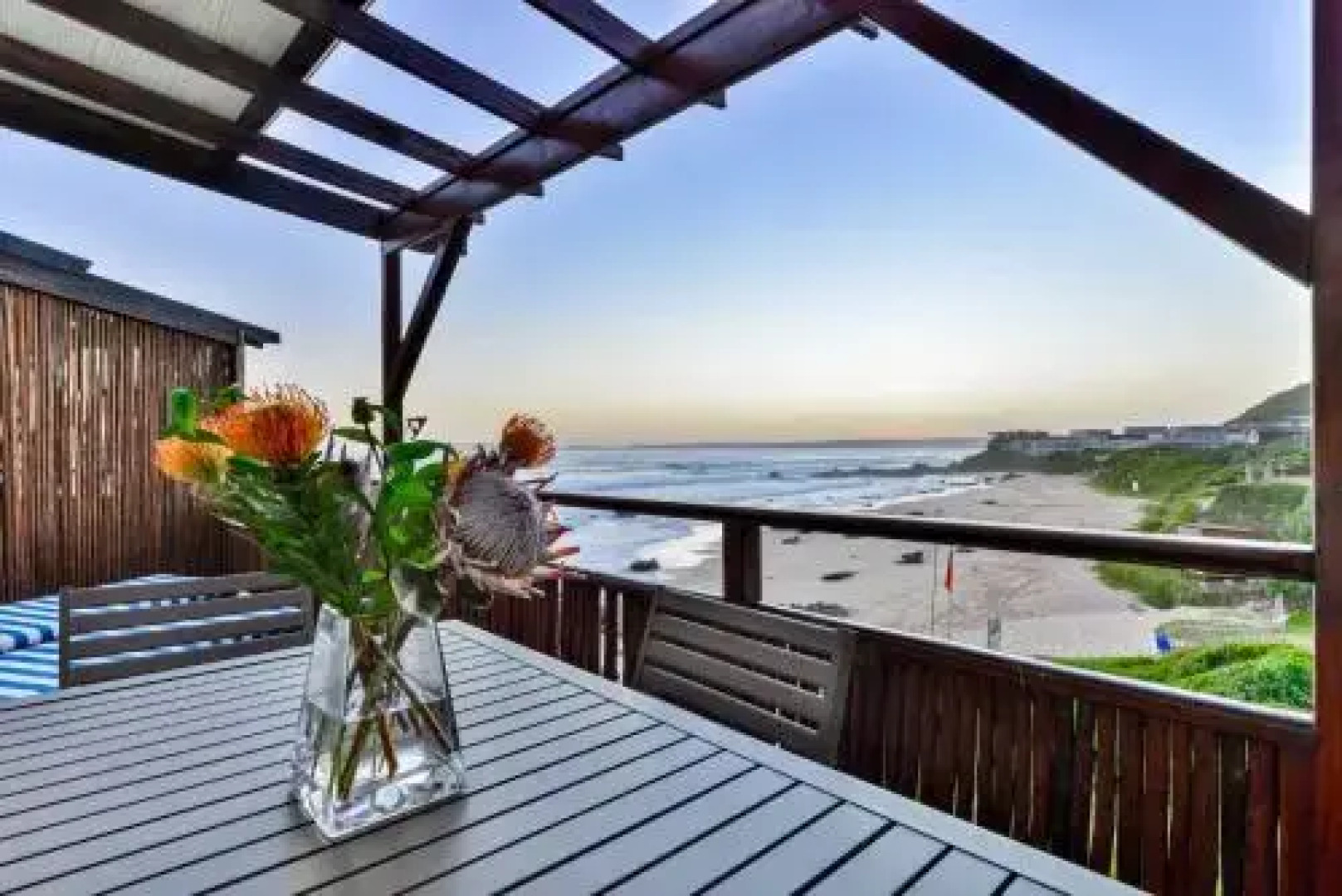 Singing Kettle Beach Lodge