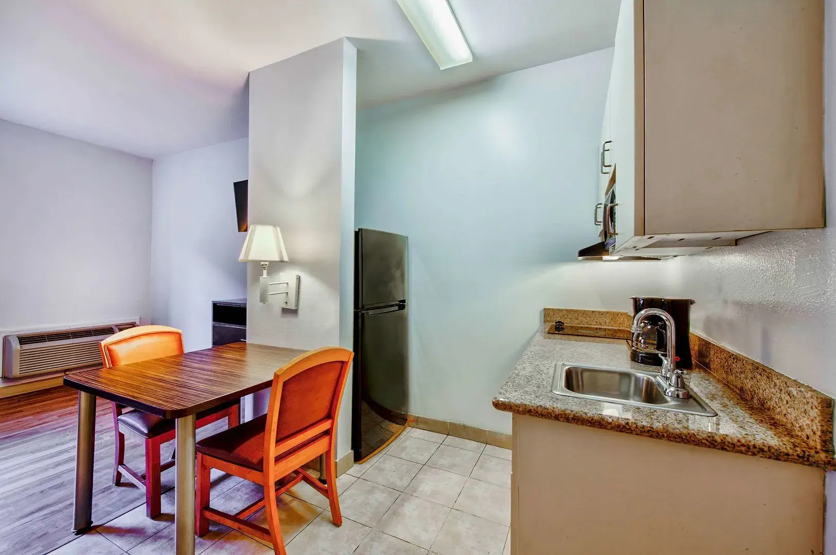 OYO Townhouse Beaumont Medical Center Area