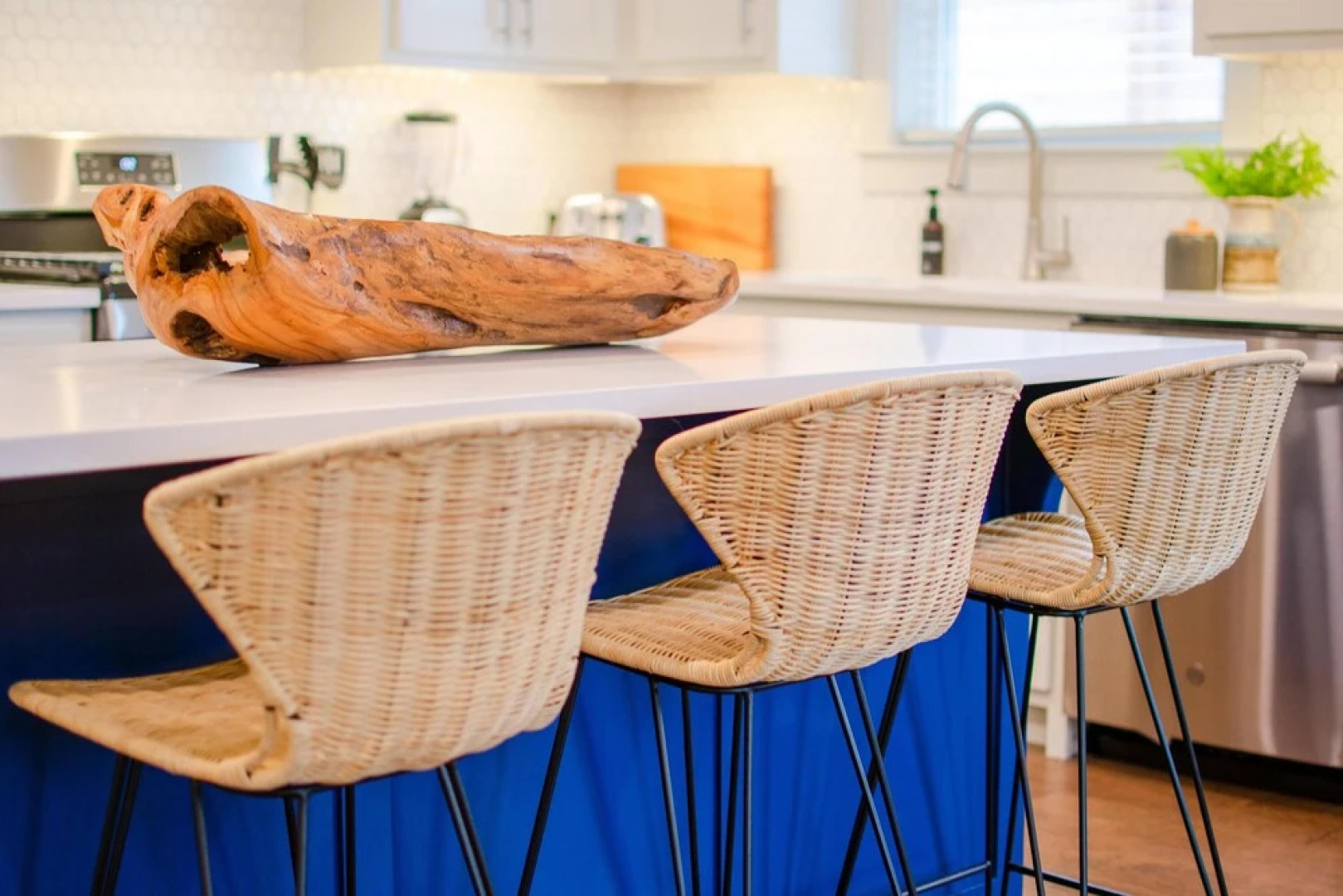 Big Blue on Main-hot Tub-less Than 1 Mi to Square