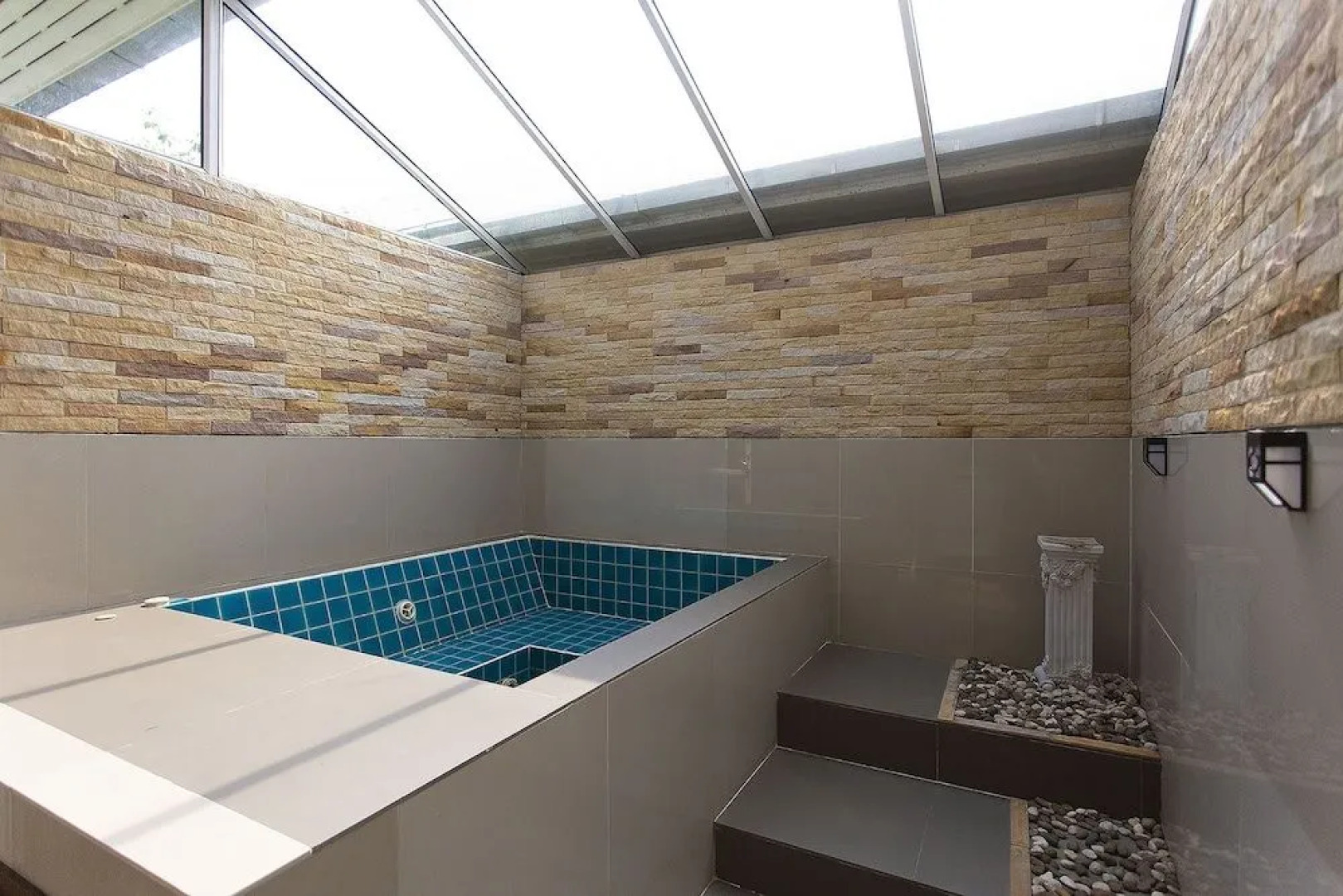 December Villas And Spa