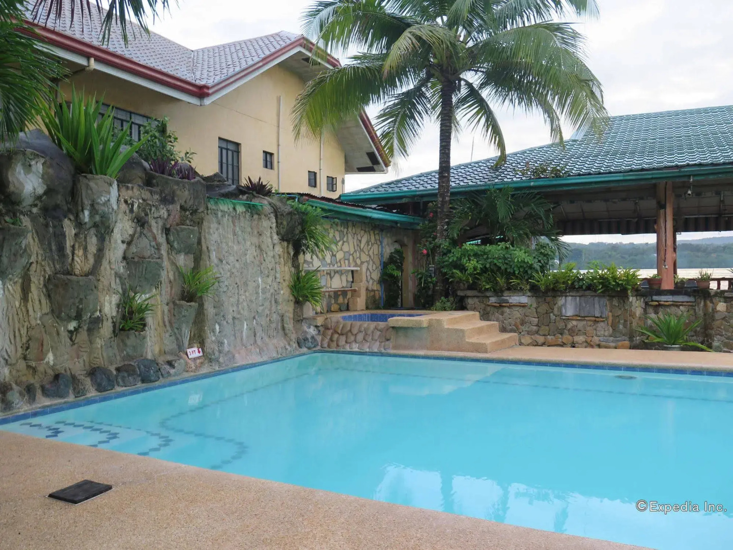 Villa Alzhun Tourist Inn and Restaurant