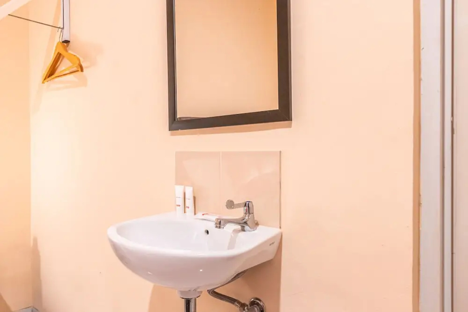 Pavilio Residence by OYO Rooms