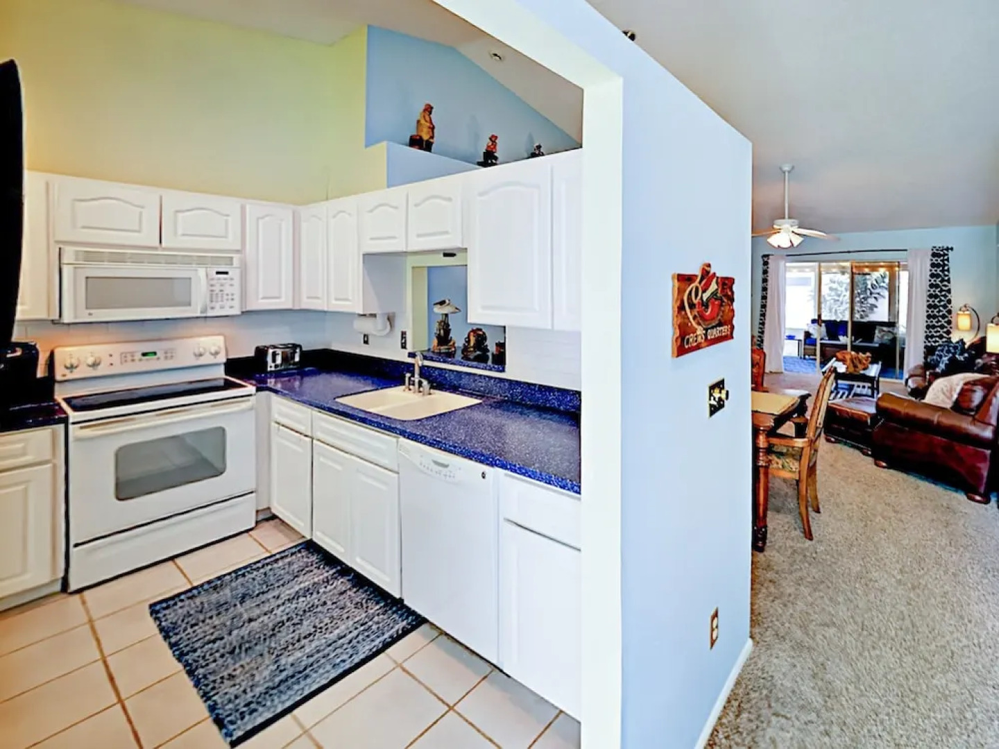 1465 Brier Home - 3 Br Home