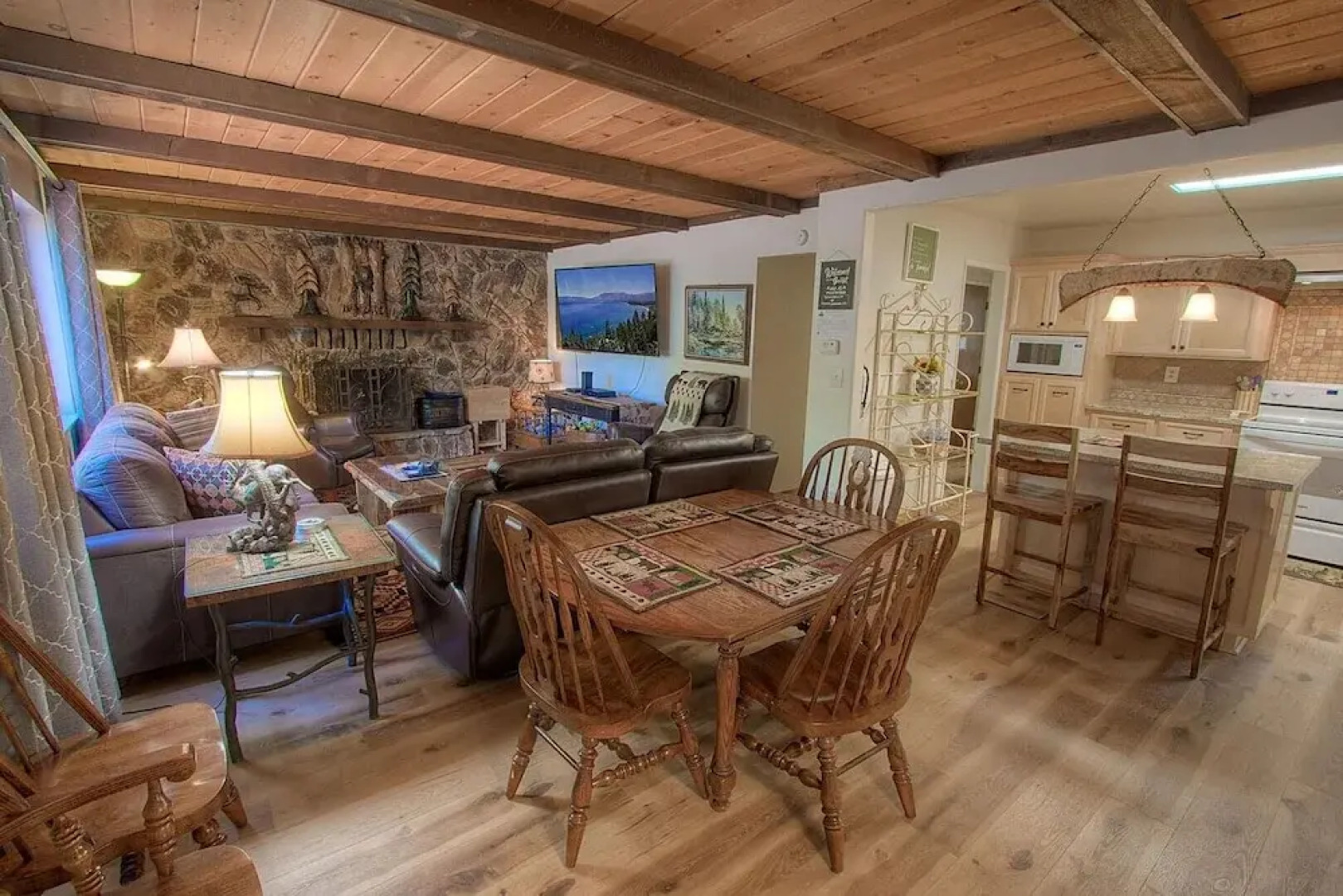 Bowers Mansion 3 Bedroom Home by Redawning