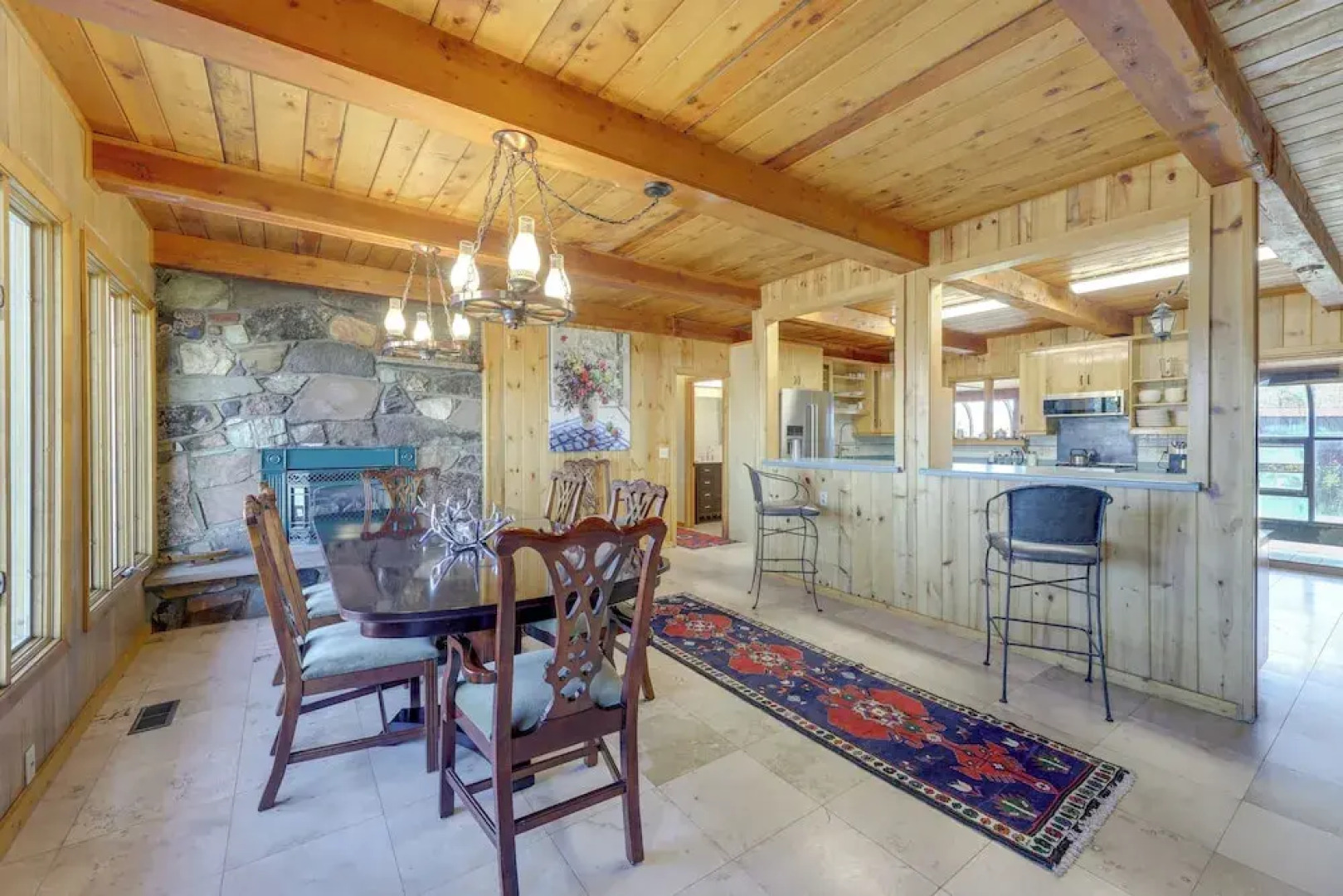 Spacious Pinedale Home w/ Mountain Range View