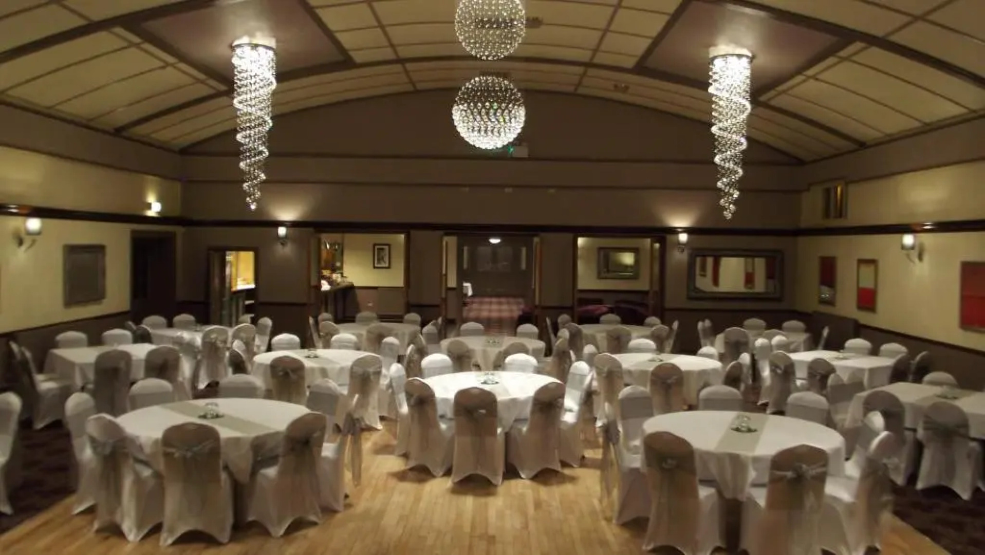 The Raven Hotel - Inn