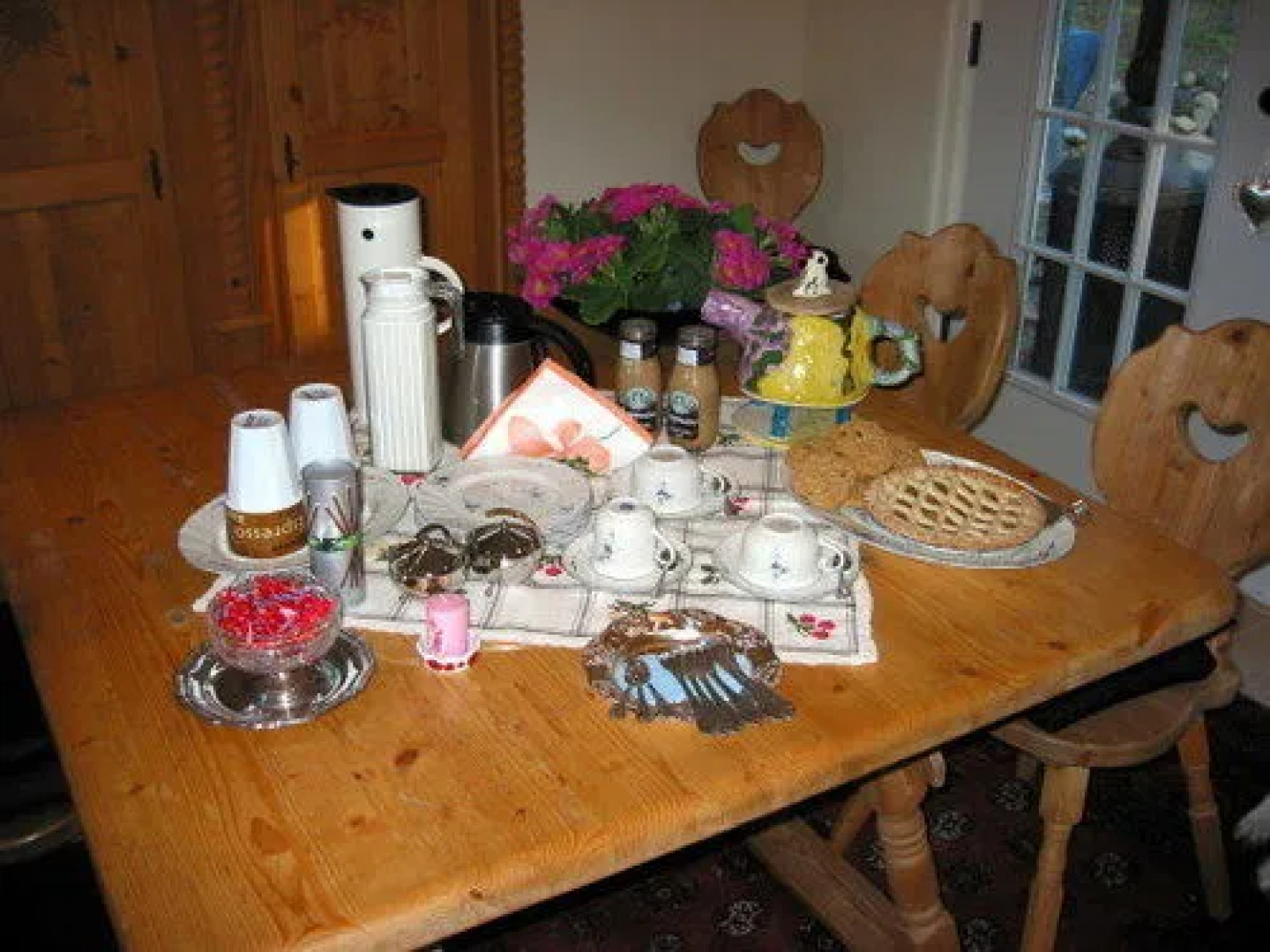 Charm of Qualicum Bed and Breakfast