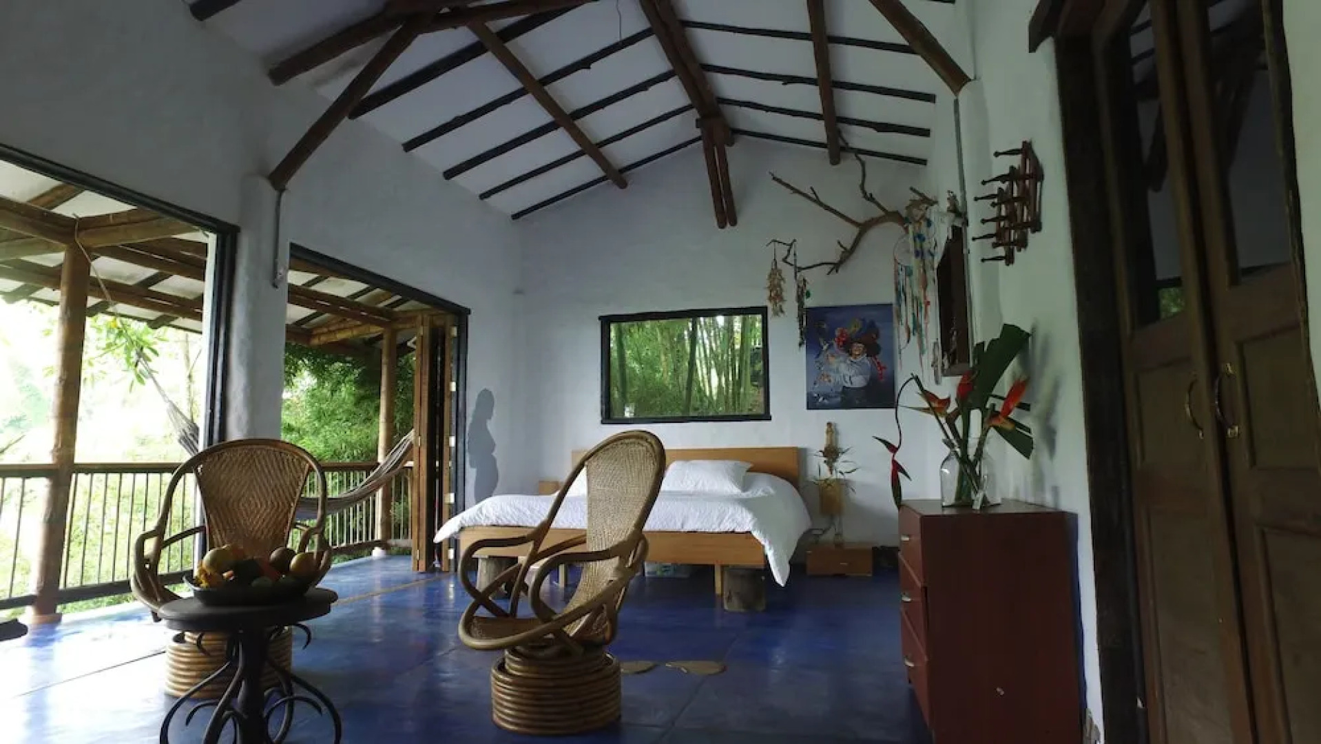 Viga Vieja el Arbol by Nomad Guru