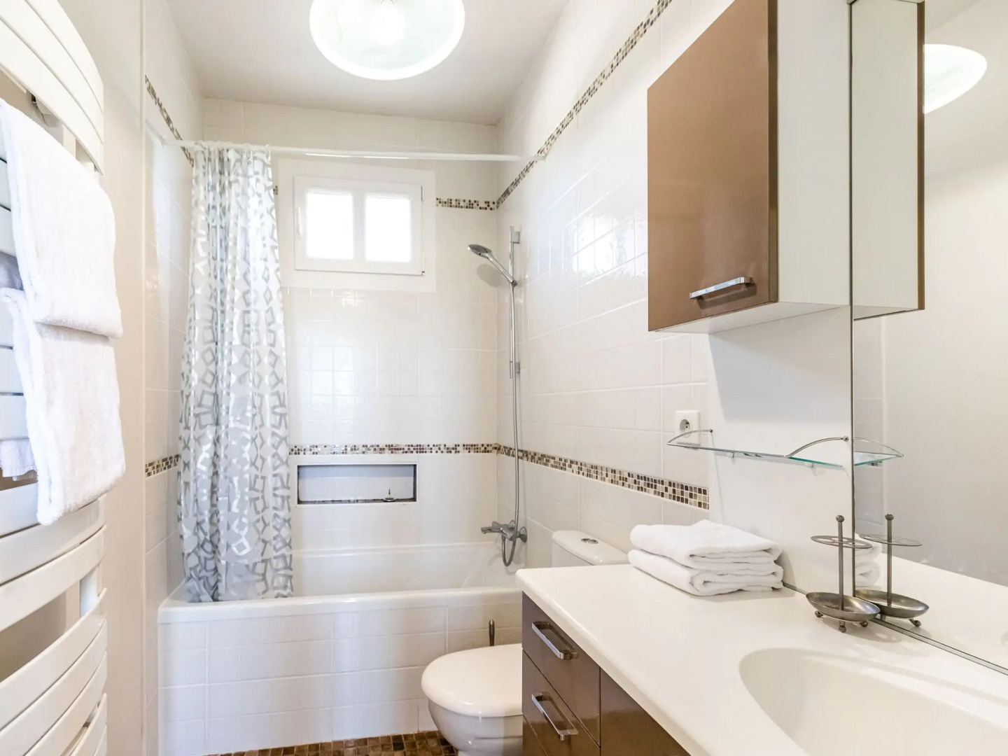 Attractive castle in Cezac with private pool