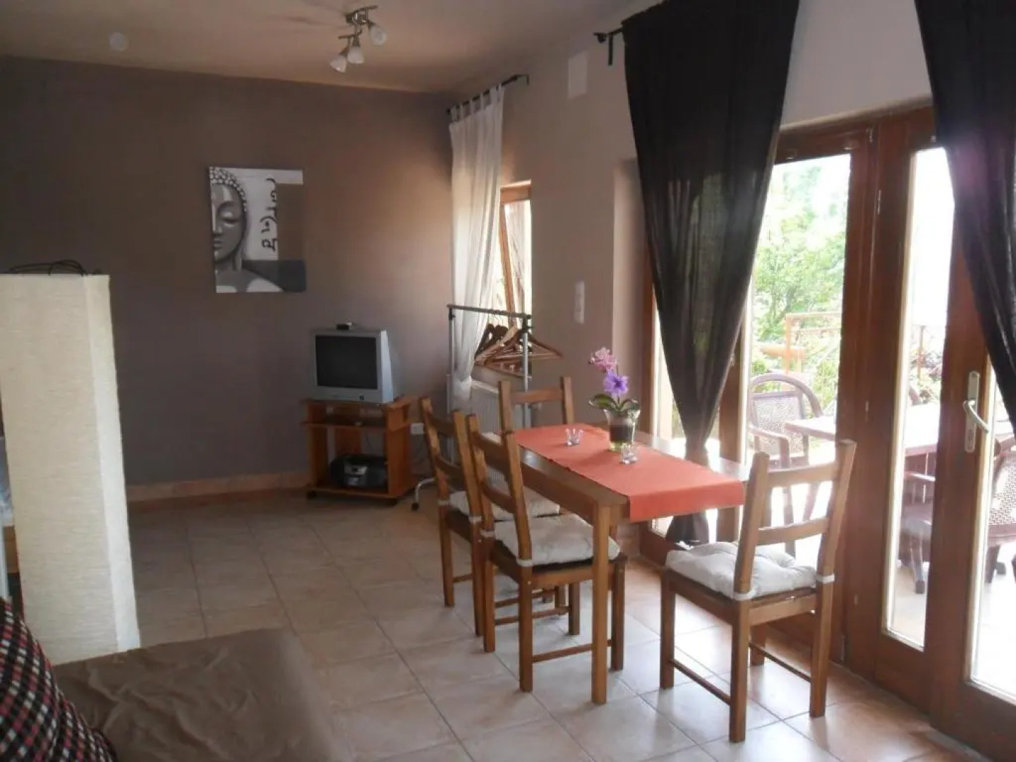 Holiday Apartmanház