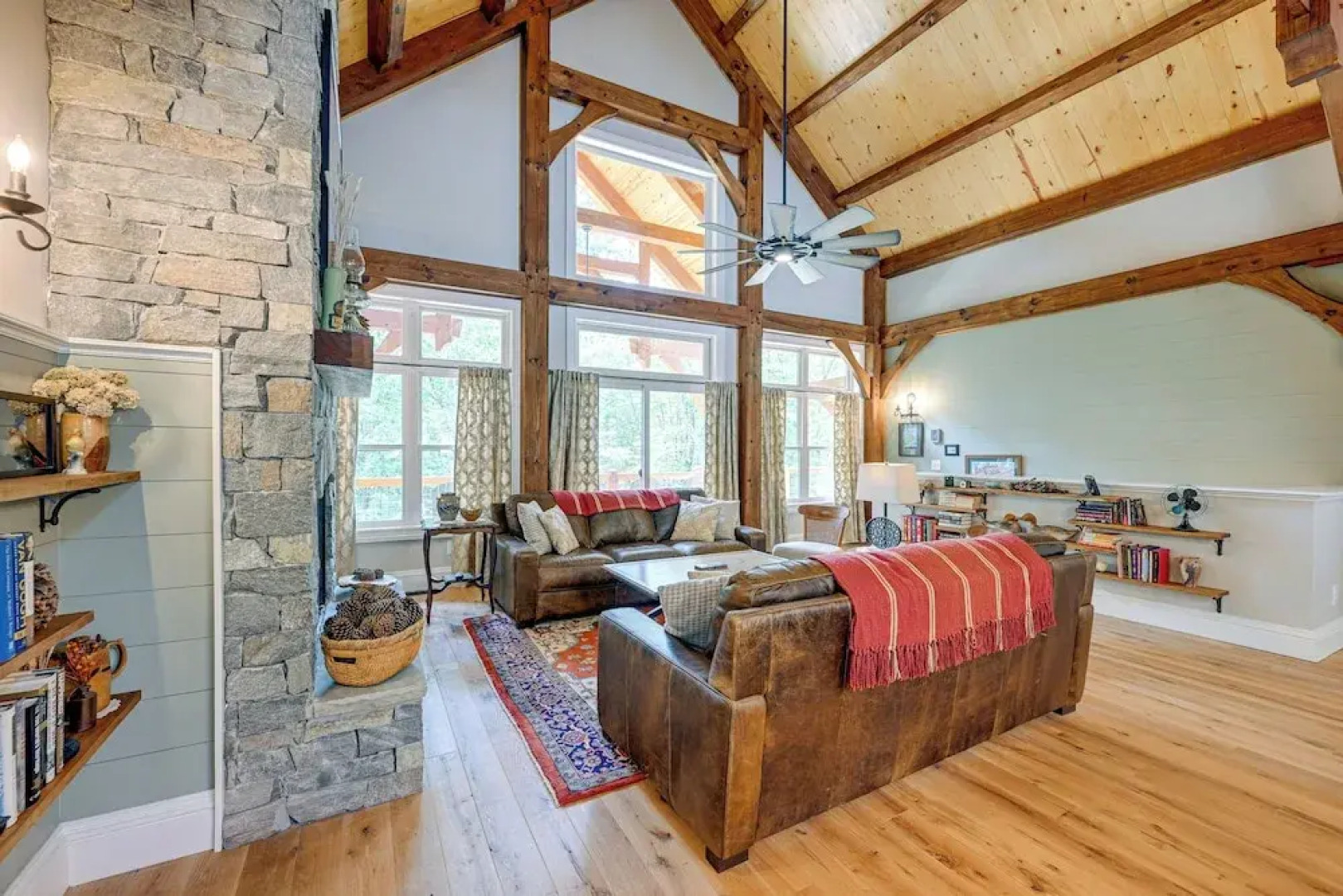 6 Mi to Dtwn Cashiers: Spacious Home w/ Deck