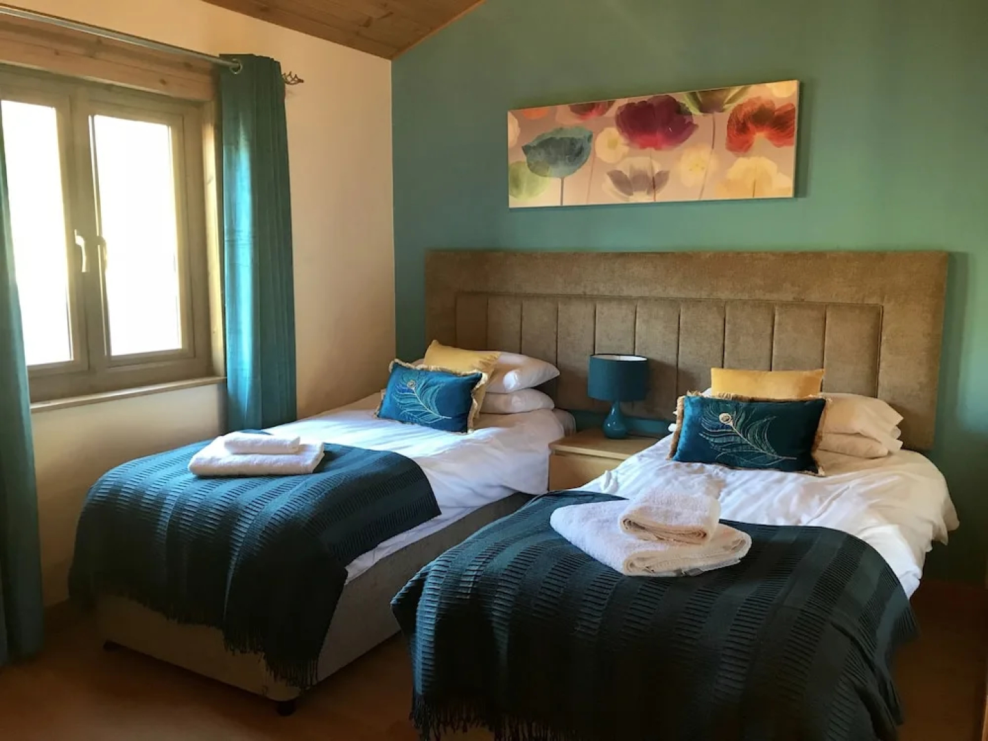 Douglas Fir Lodge With Hot Tub Near Cupar, Fife