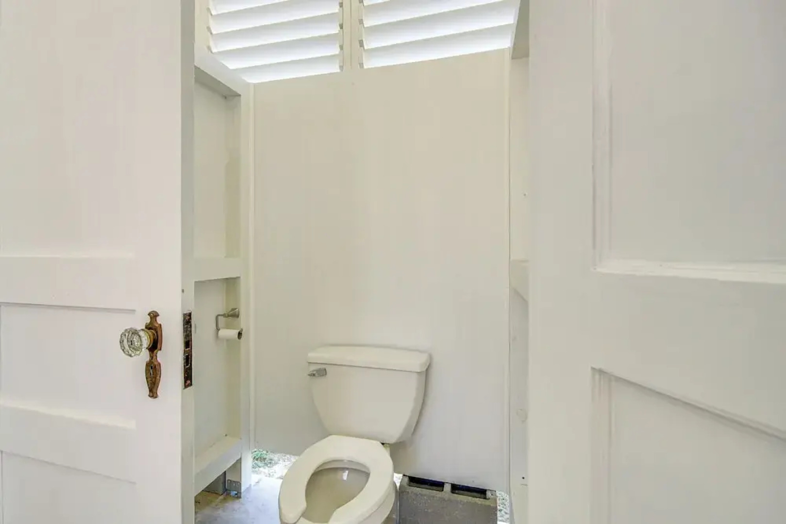 Walk to Beach: Oceanfront Home w/ Outdoor Kitchen