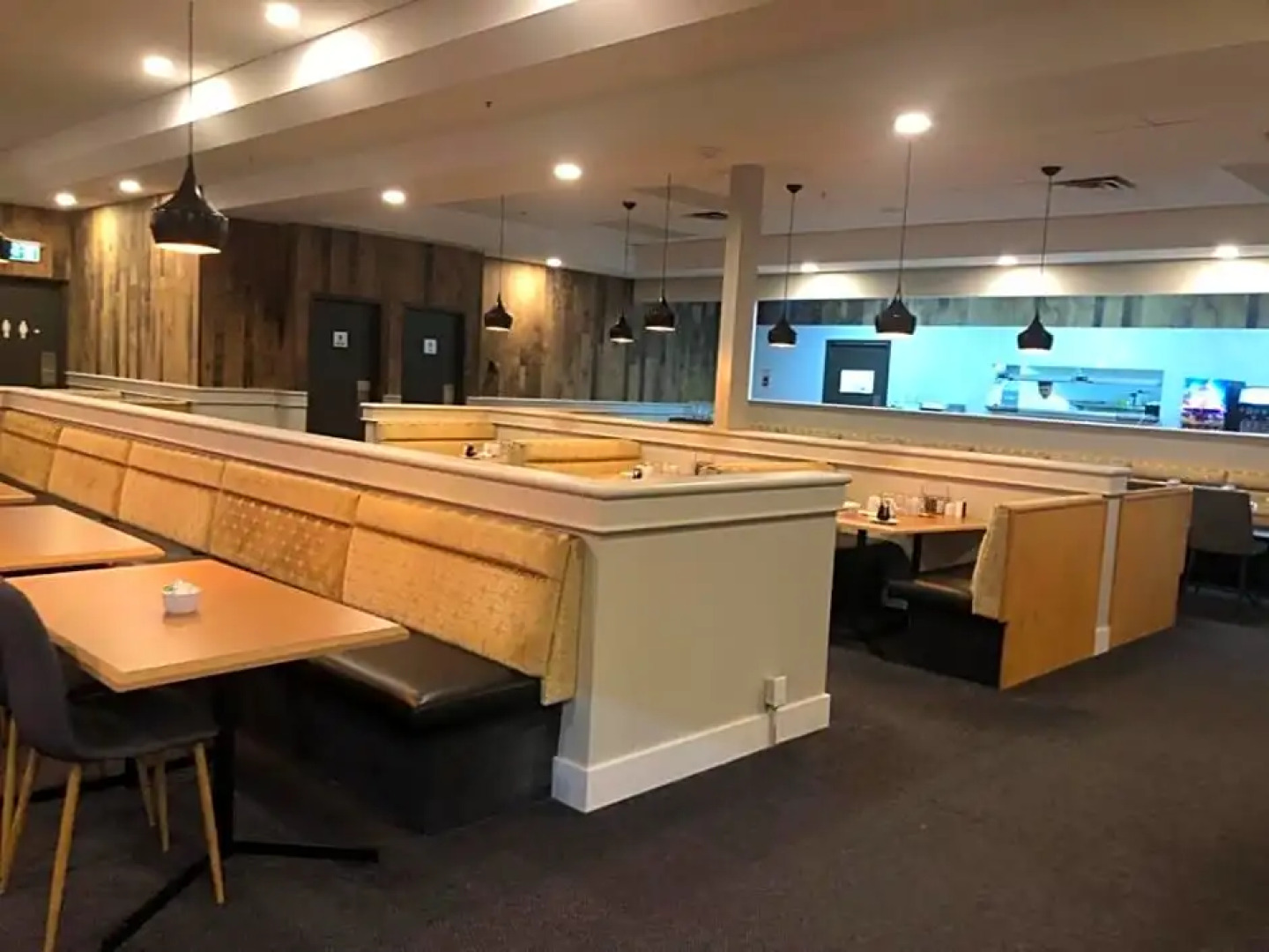 Camrose Le Chateau Hotel