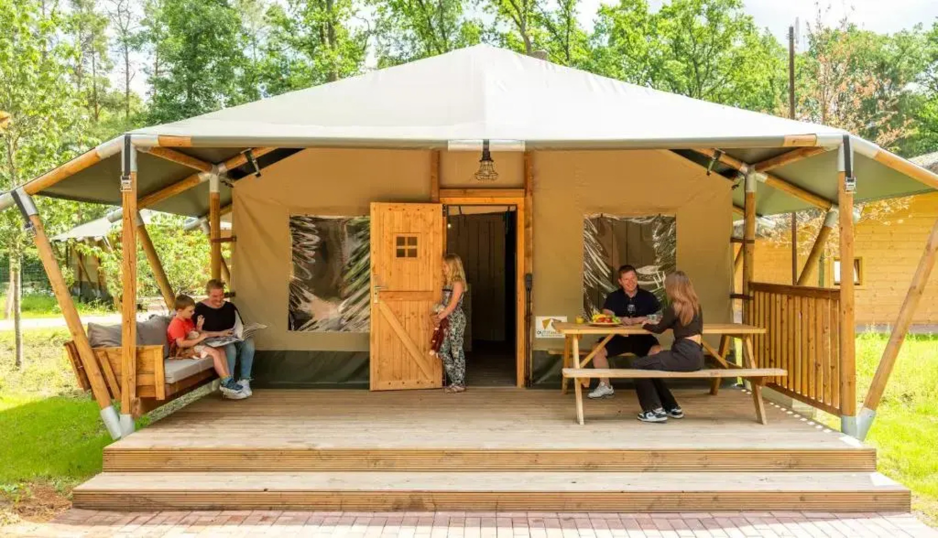 Serengeti Safari Lodge