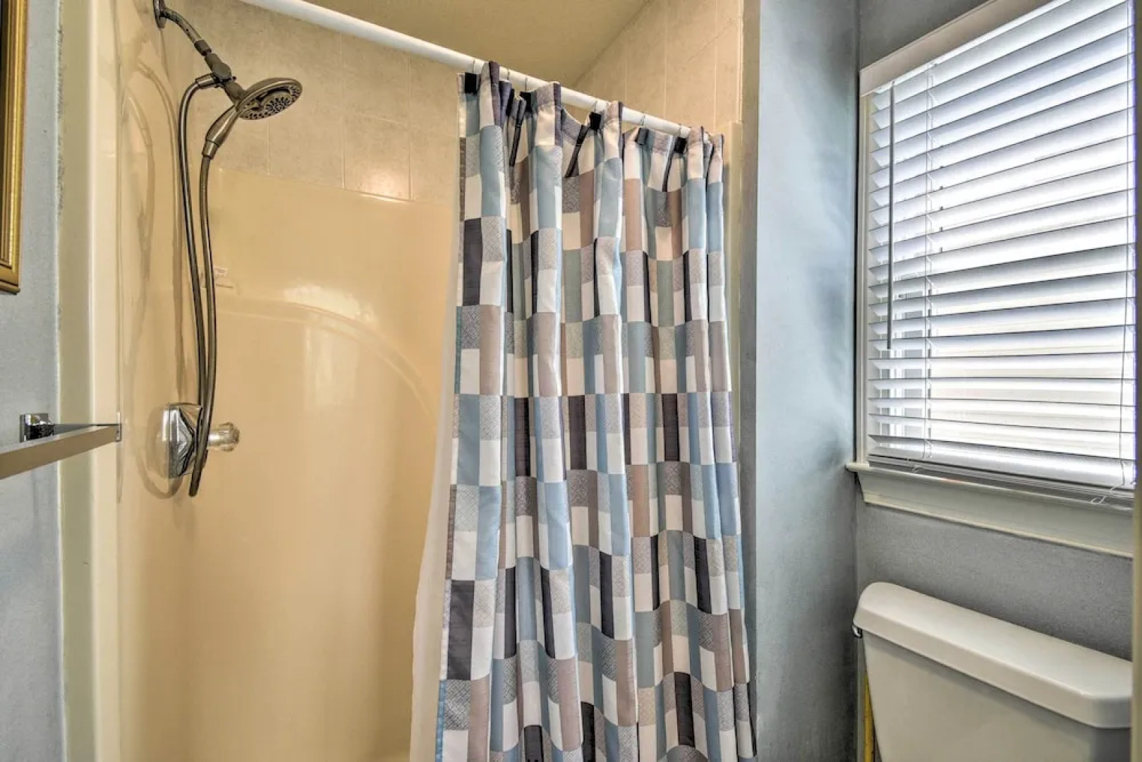 Home w/ Deck in Corolla Light: Walk to Beach!