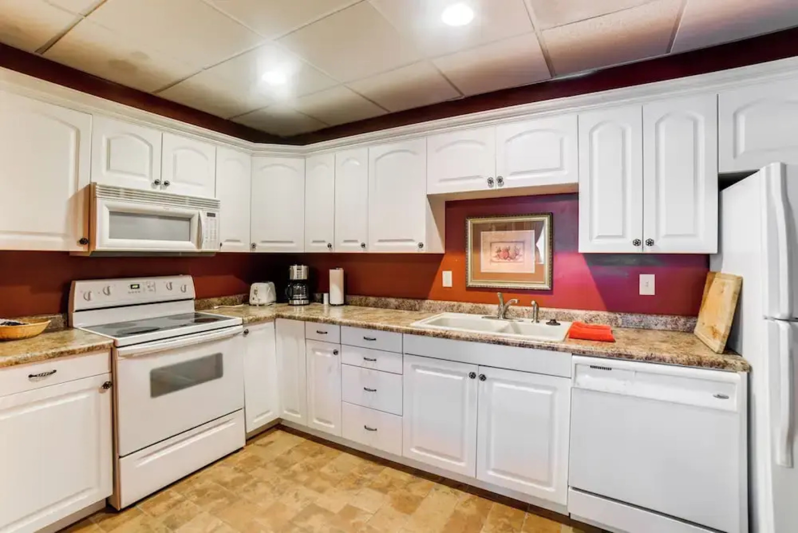 Downtown Yankton Suite: Walk to Restaurants!