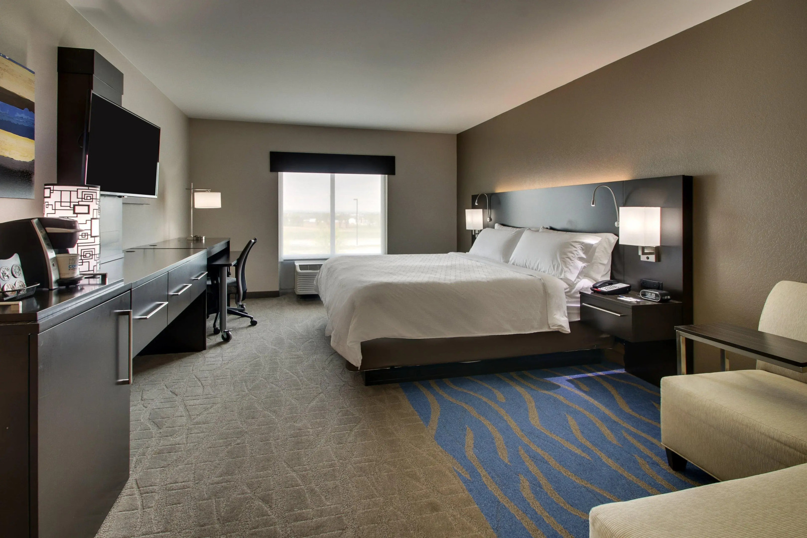 Holiday Inn Express & Suites Lancaster East - Strasburg by IHG