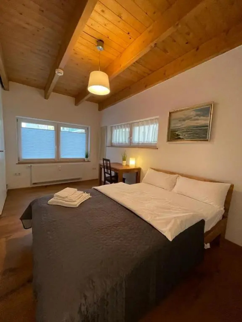 Ferienwohnung im Stadtzentrum von Bernau - Komfortable Wohnung mit 2 Zimmern, Bad, Spülmaschine, Waschmaschine, komplette Küche, WLAN, Terrasse, ruhige Lage