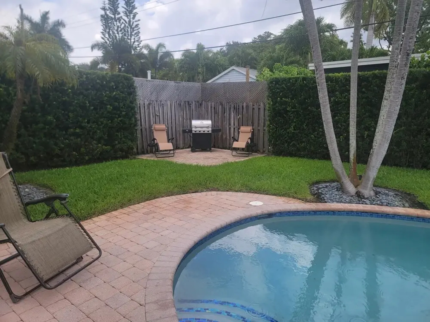 Shangri-la 3 Bedroom Home by RedAwning