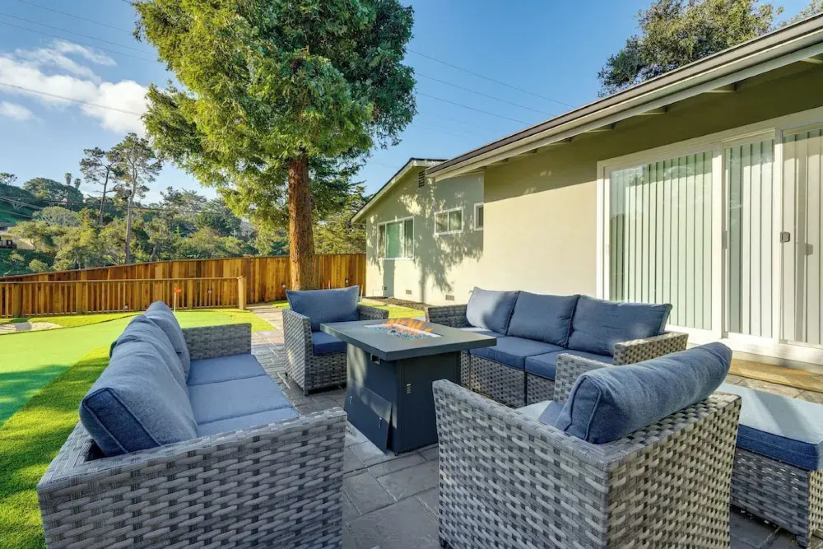 2 Mi to Beach: Home w/ Patio in Del Rey Oaks!