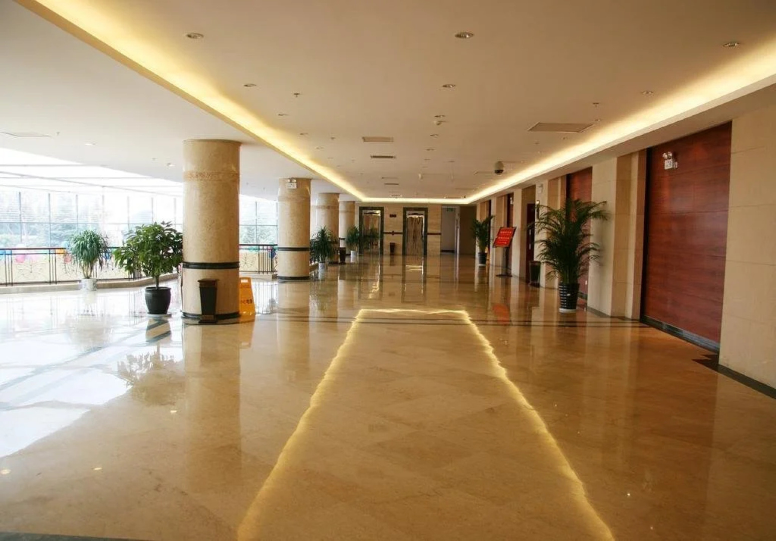 Dian Chi Hotel