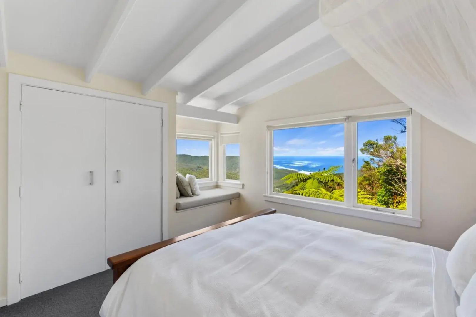 Piha - City Escape, Piha Holiday Home