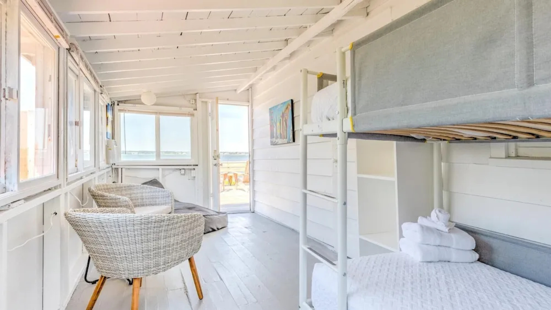 Bungalow 7 - 2br, Waterfront