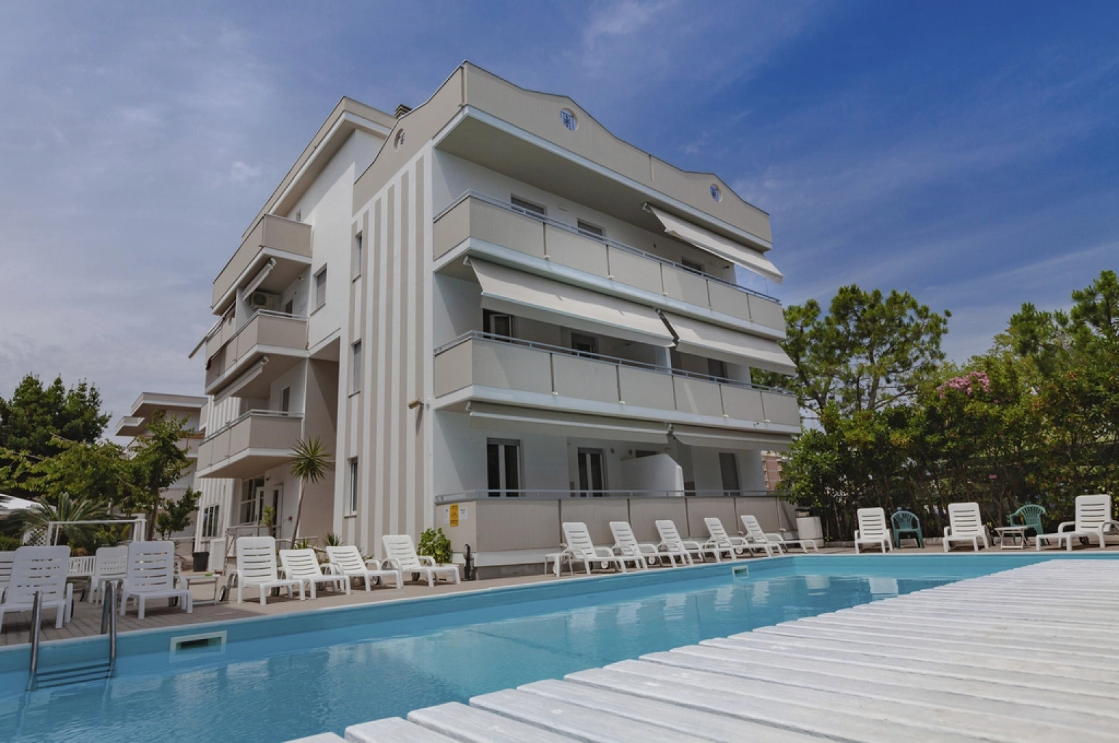 Alba Holiday Hotel & Residence