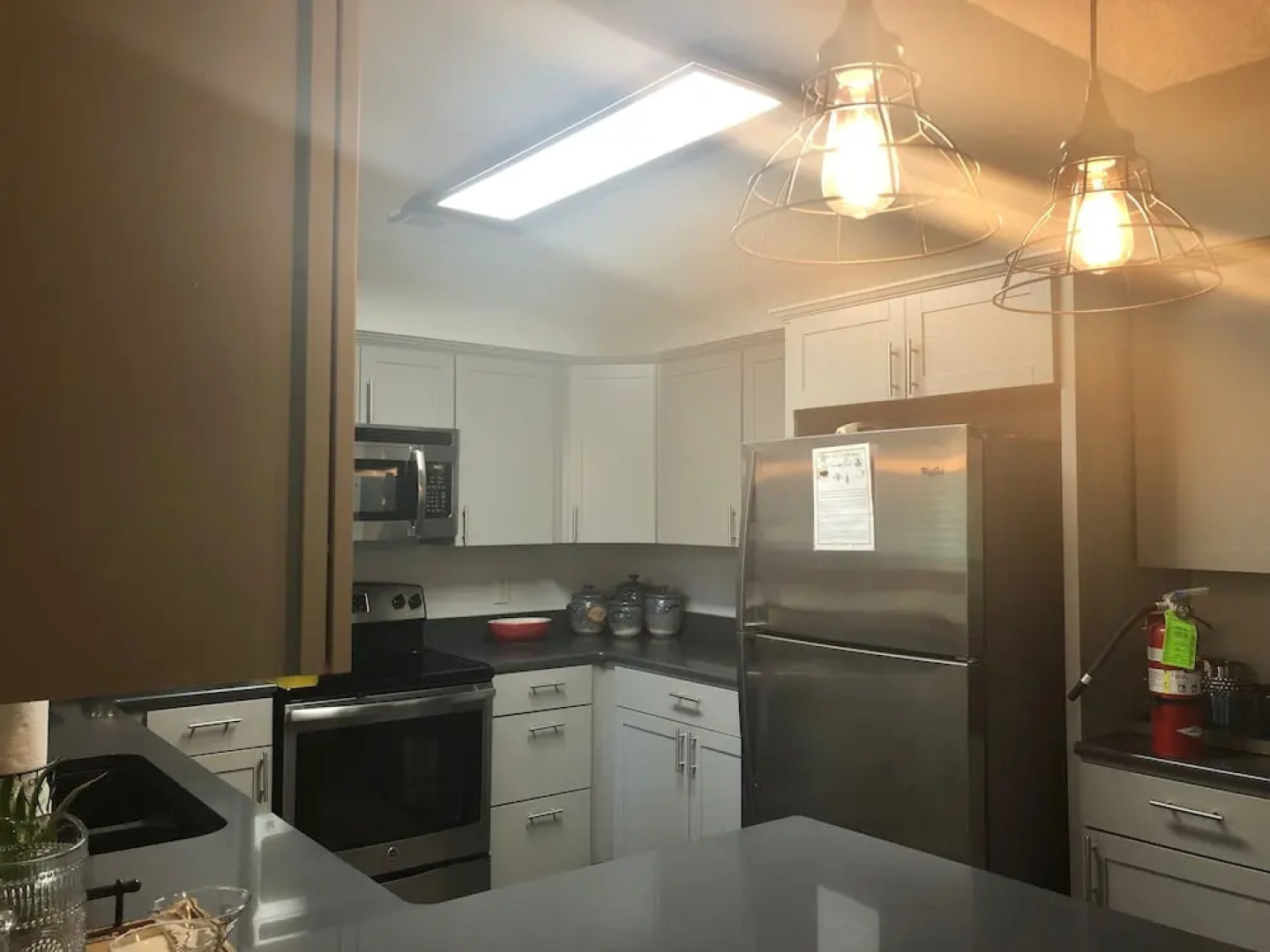 Forest view, log-sided two bedroom, two bath condo on Lake Ouachita. by RedAwning
