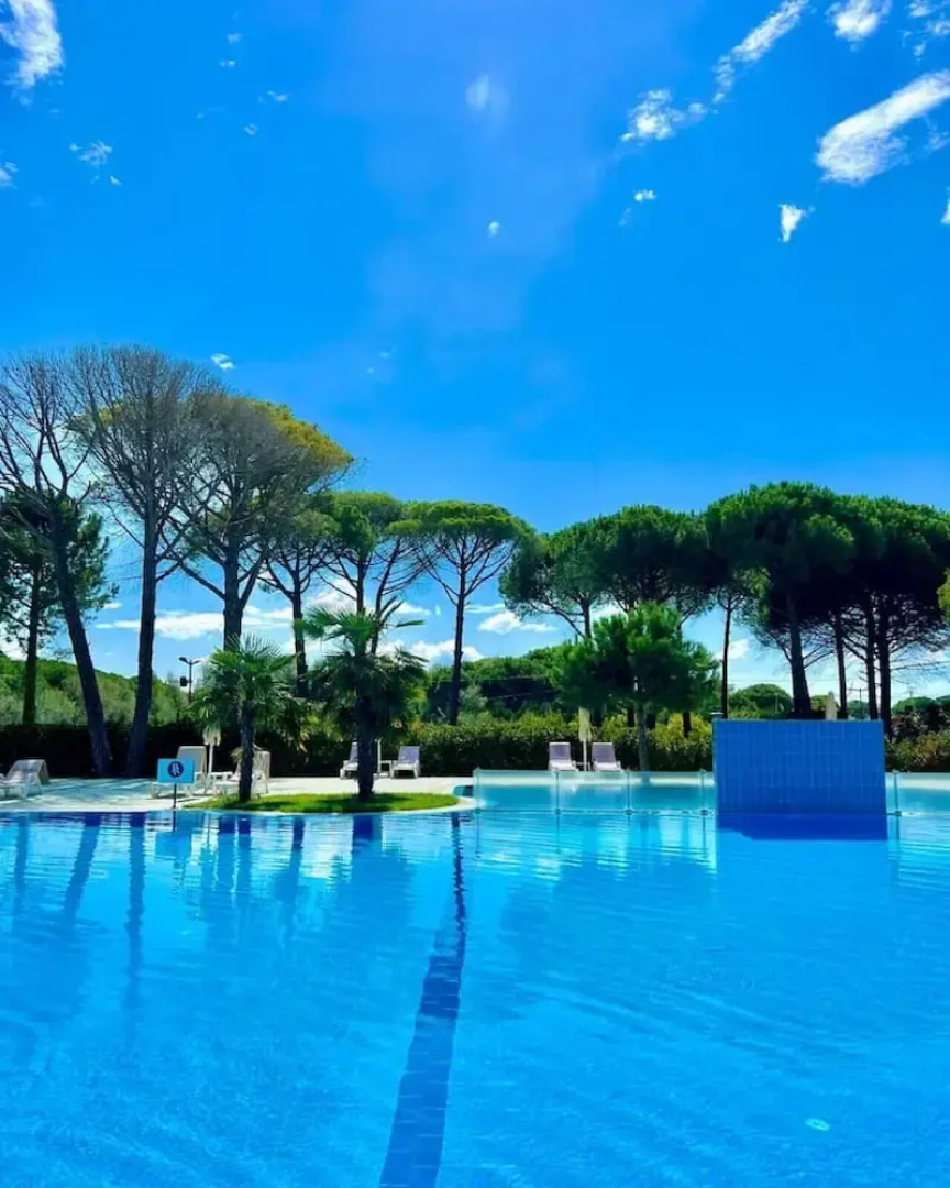 Spacious 1BR Apartment With Resort Access