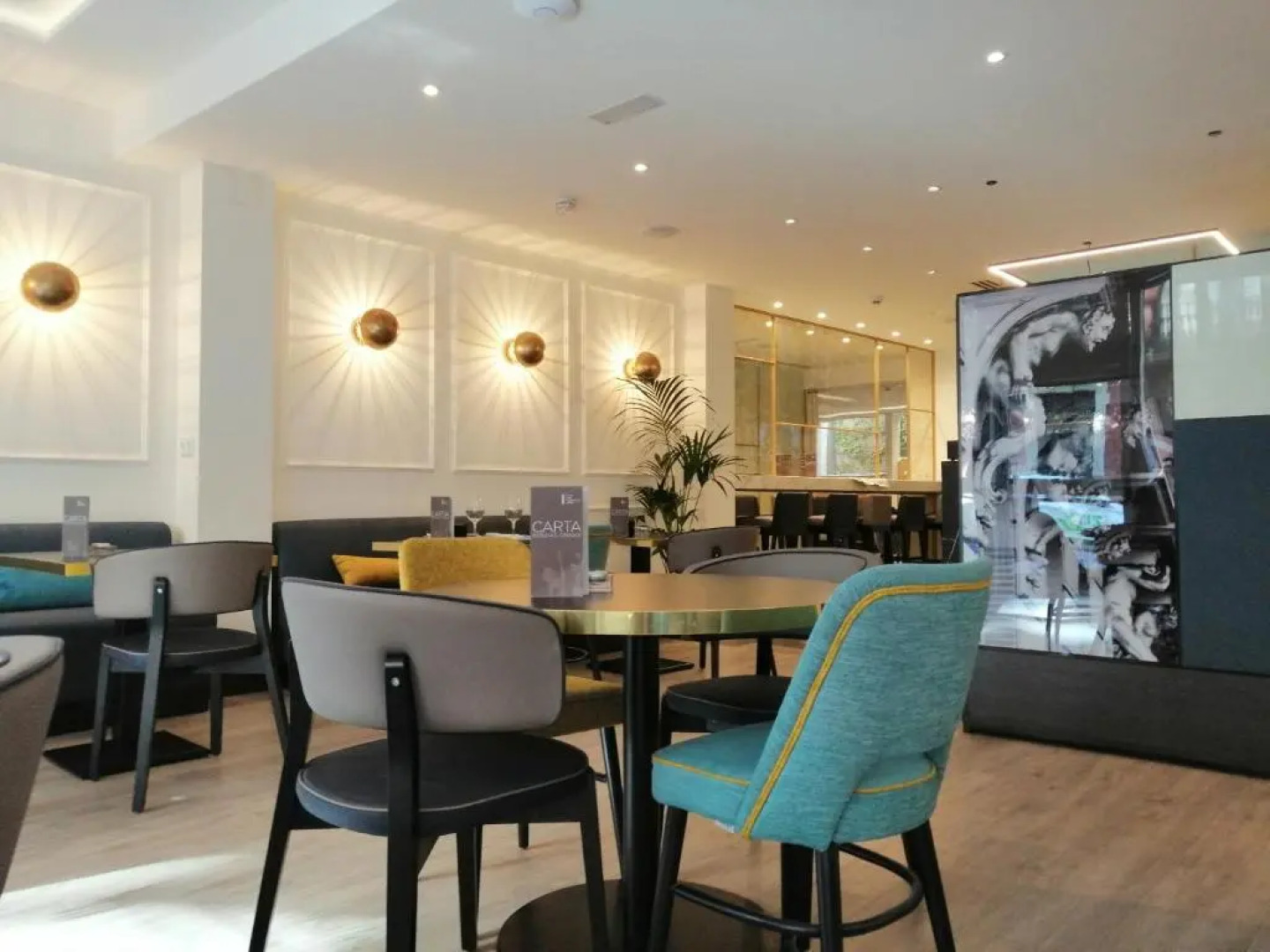 Отель Gran Versalles