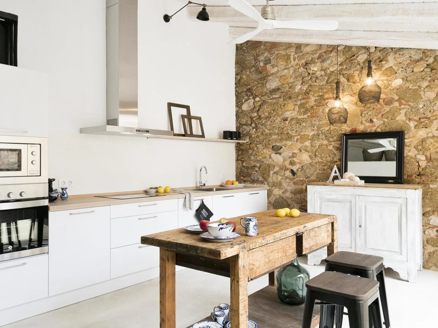 Luxurious Traditional Catalan House With Pool in Marenya, Costa Brava-empordà