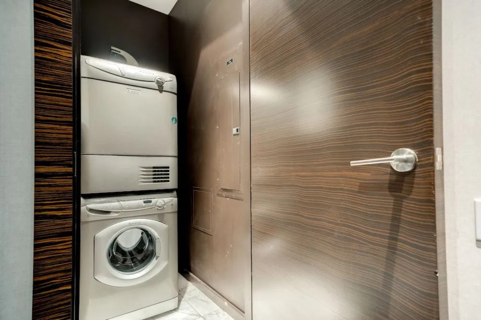 StripViewSuites at Palms Place Penthouses