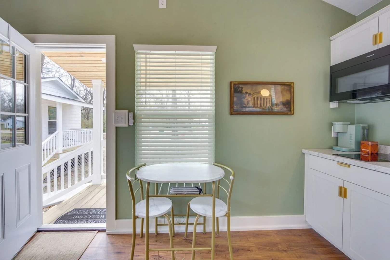 Walk to Museums: Art Deco Cottage in Jefferson