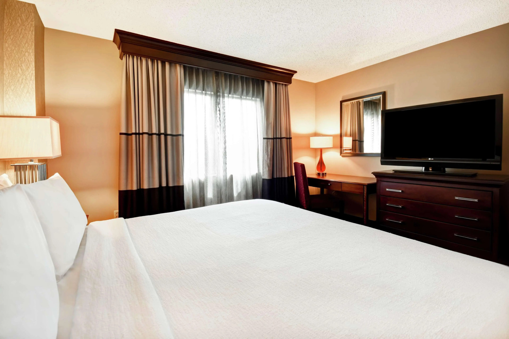 Embassy Suites by Hilton Dulles Airport
