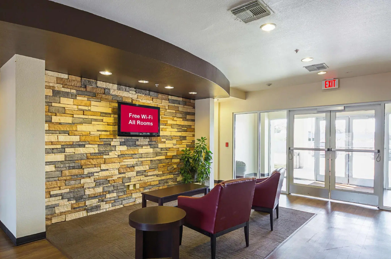 Red Roof Inn and Suites