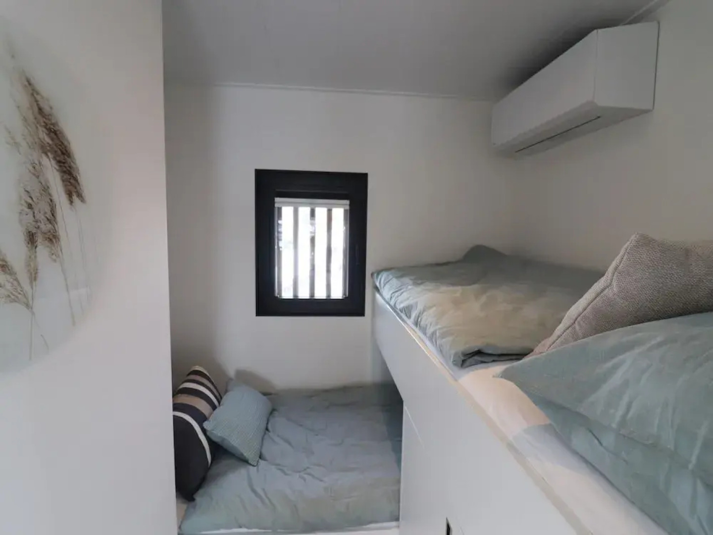 Houseboat in Lemmer With Harbor Views