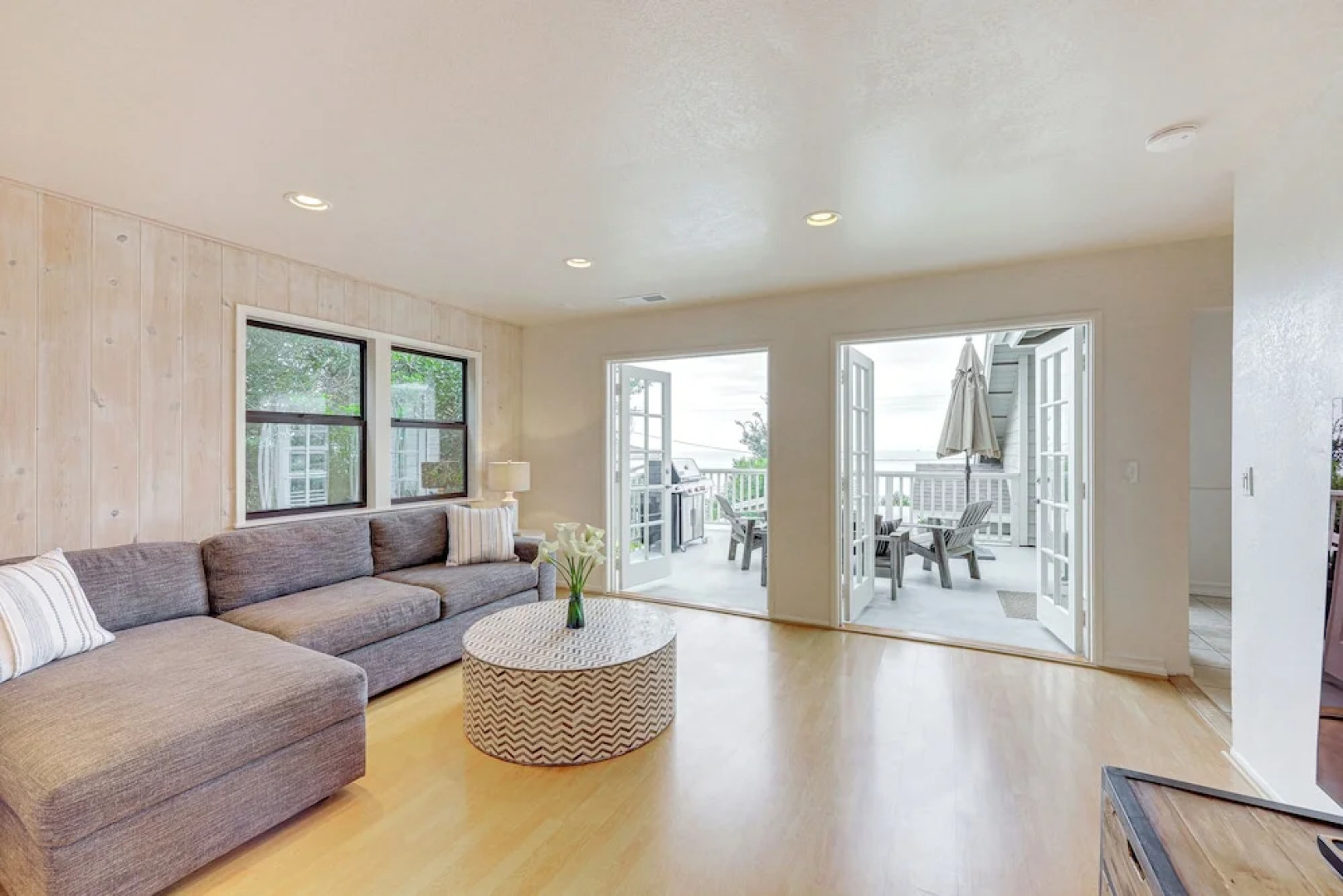 Summerland Home w/ Beach Supplies: Walk to Beach!