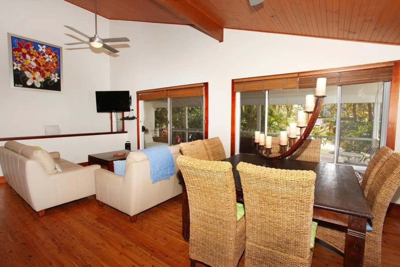 Mayfield 23 Holiday House