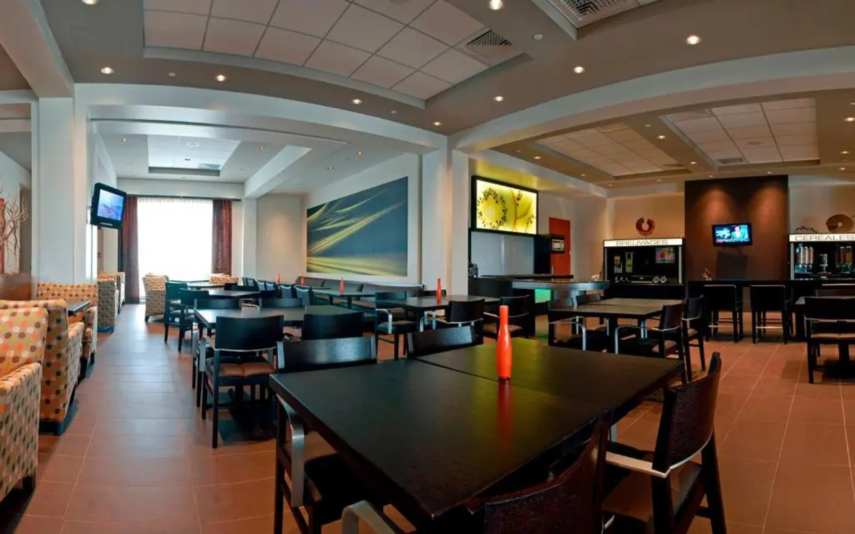 Hôtel Must –  Aéroport de Québec par JARO