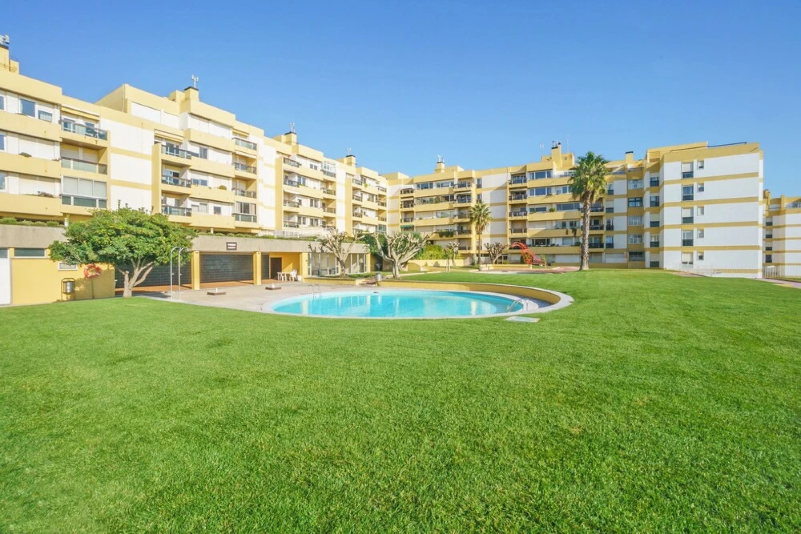 Seafront Condo & Big Terrace