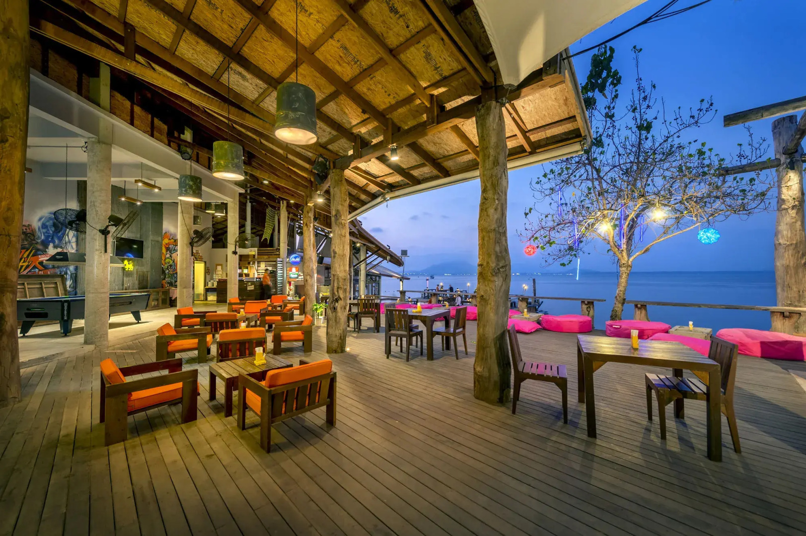 Bar And Bed (sleepless Society @ Samed)