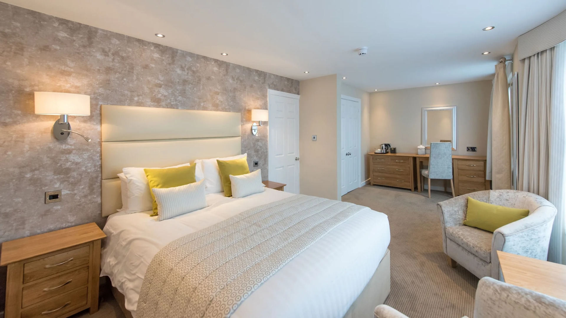 The Royal & Fortescue