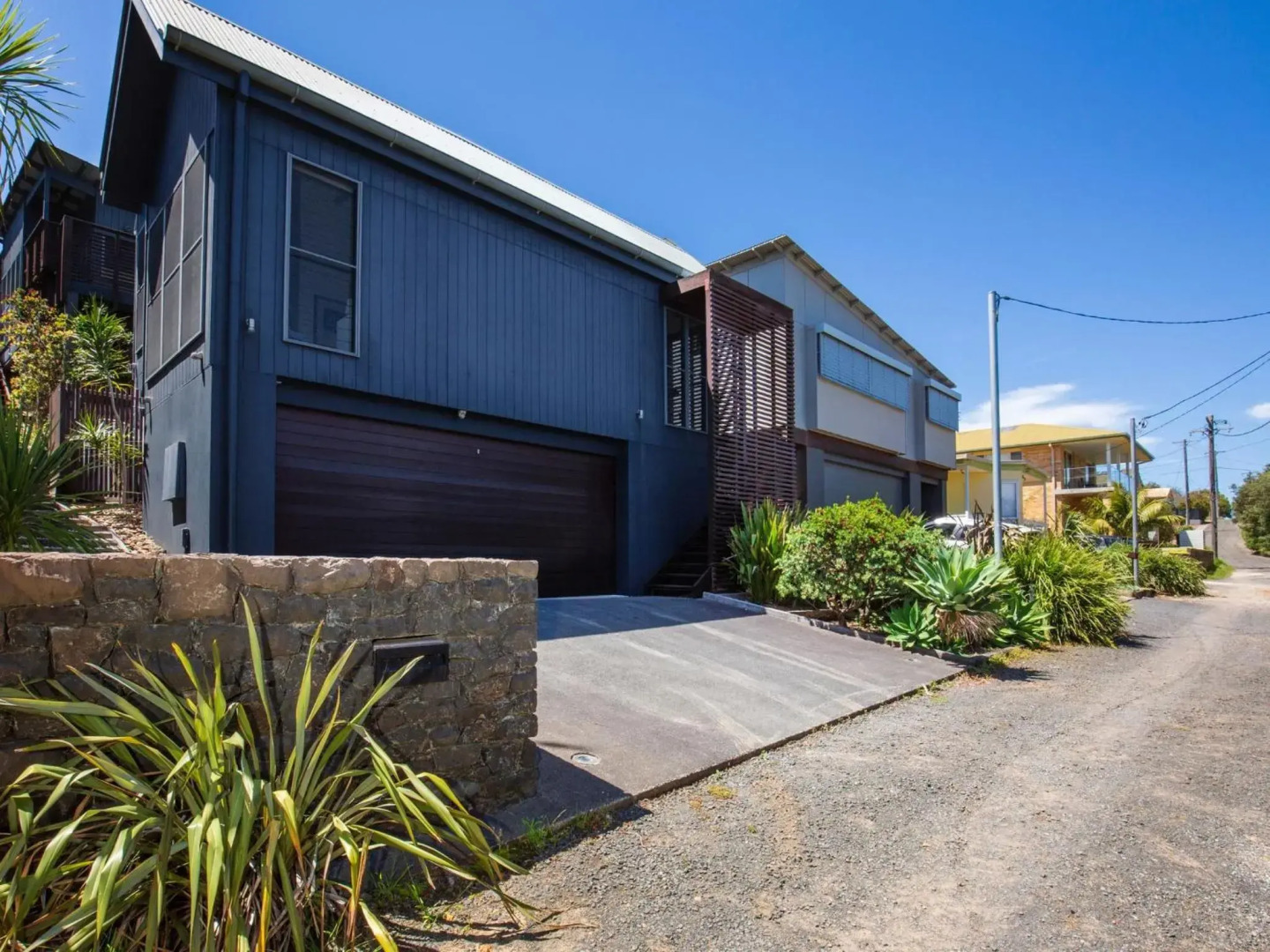 Illaroo I Absolute Waterfront with Spa