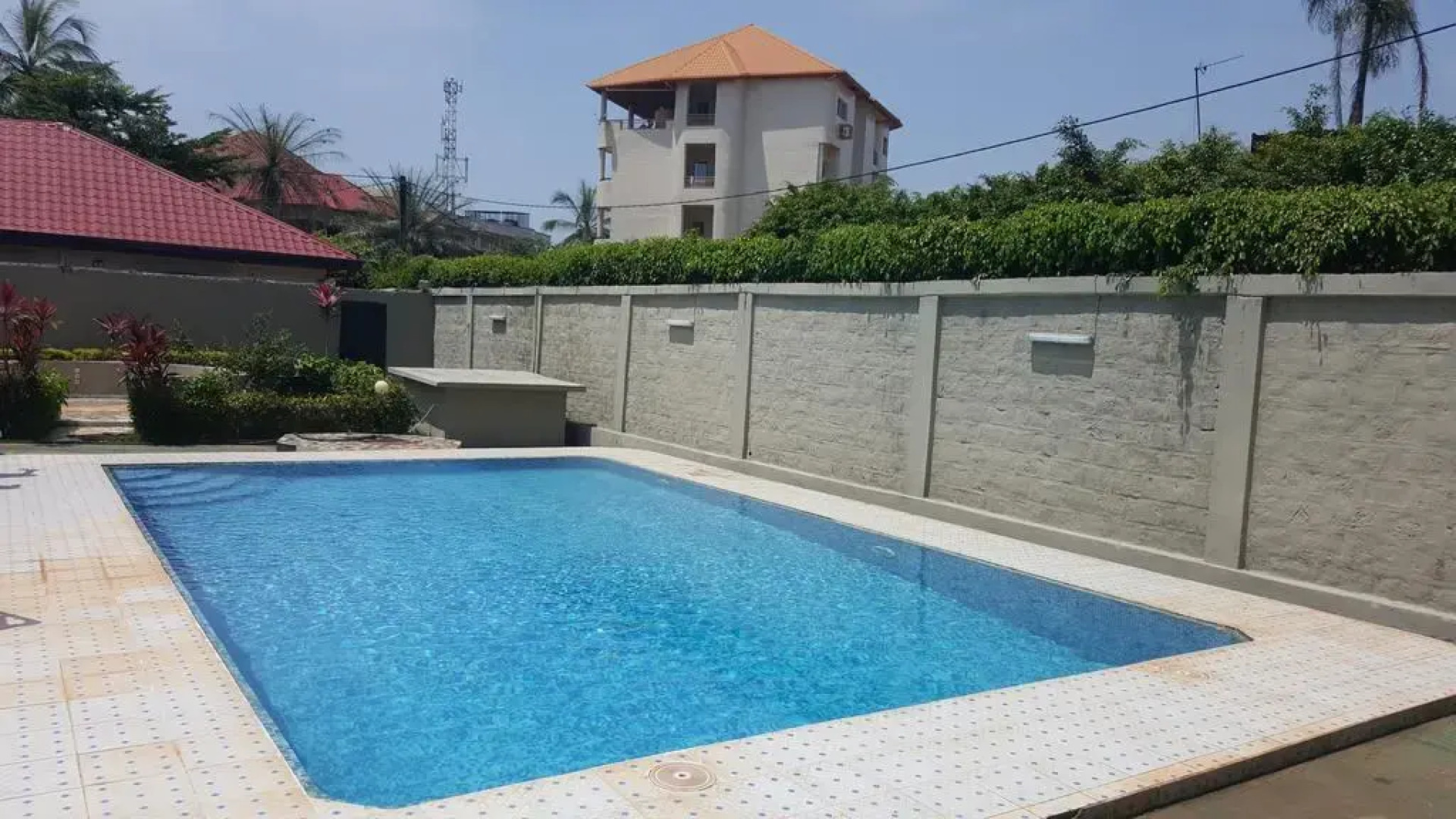 Le Petit Chalet Hotel